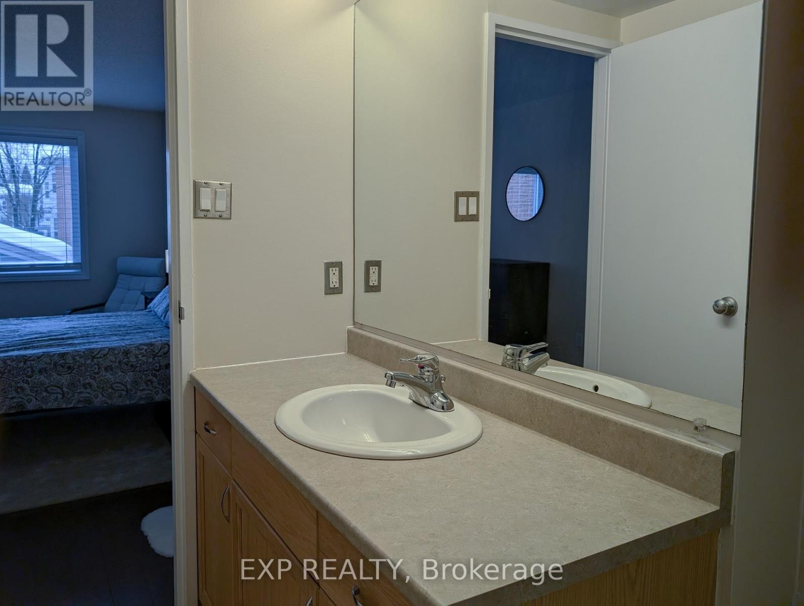 












209 - 225 ALVIN ROAD

,
Ottawa,




Ontario
K1K4H6

