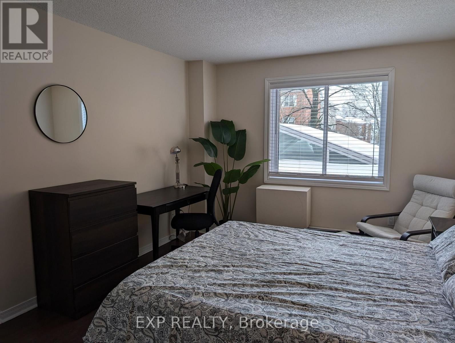 












209 - 225 ALVIN ROAD

,
Ottawa,




Ontario
K1K4H6

