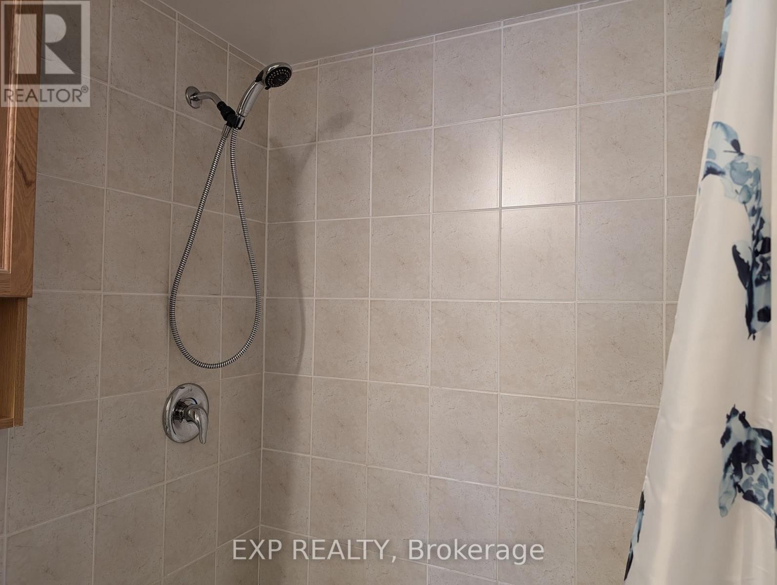 












209 - 225 ALVIN ROAD

,
Ottawa,




Ontario
K1K4H6

