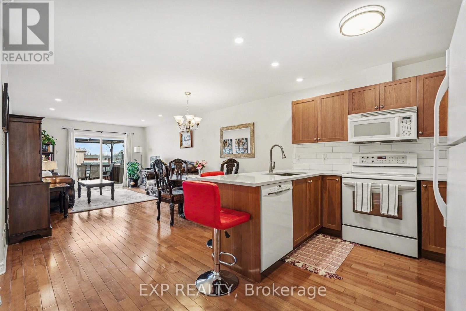 












46 FRIEDAY STREET

,
Arnprior,




Ontario
K7S0A6

