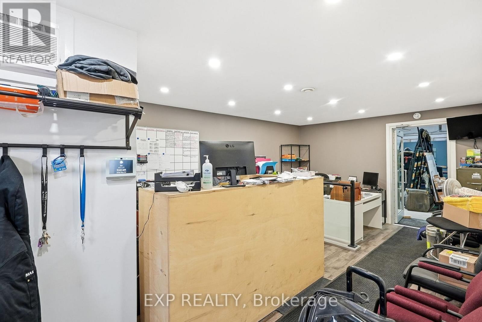 












1237 1255 COUSINEAU STREET

,
Ottawa,




Ontario
K1C1B2

