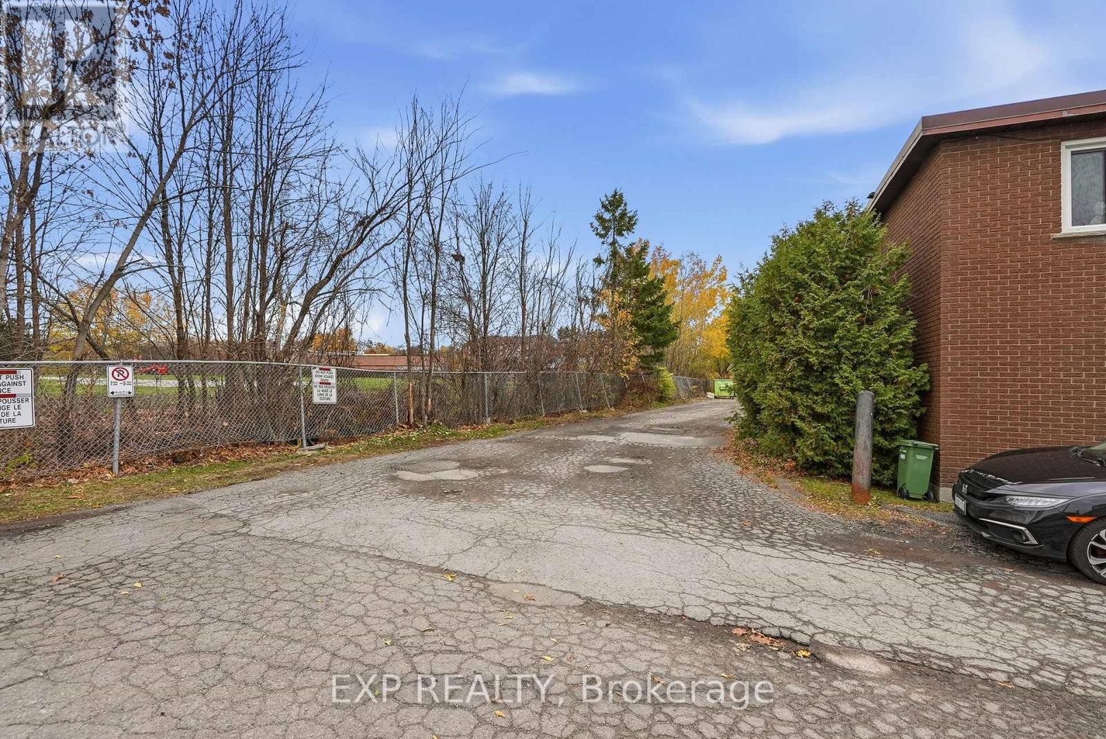 












1237 1255 COUSINEAU STREET

,
Ottawa,




Ontario
K1C1B2

