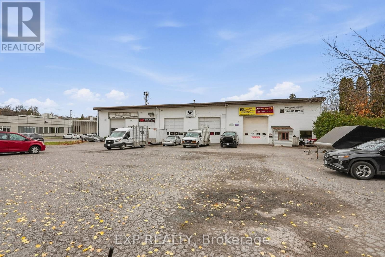 












1237 1255 COUSINEAU STREET

,
Ottawa,




Ontario
K1C1B2

