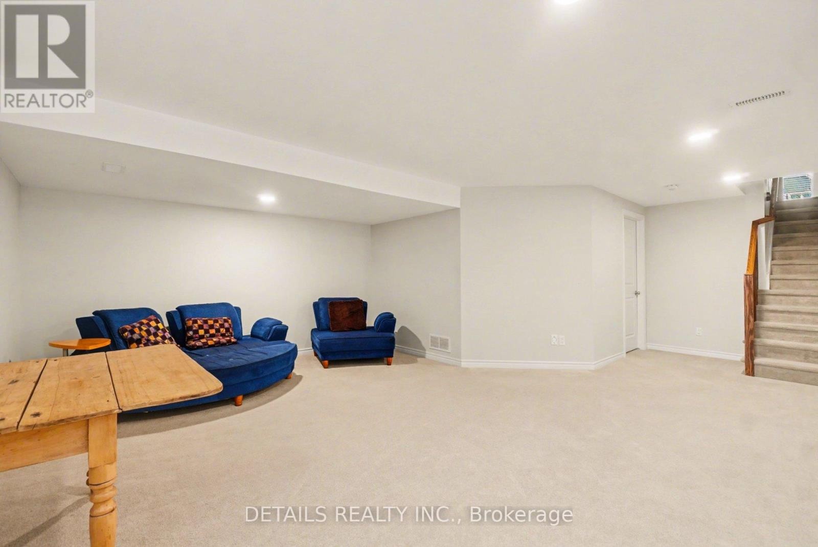












355 MISHAWASHKODE STREET

,
Ottawa,




Ontario
K4A1E9

