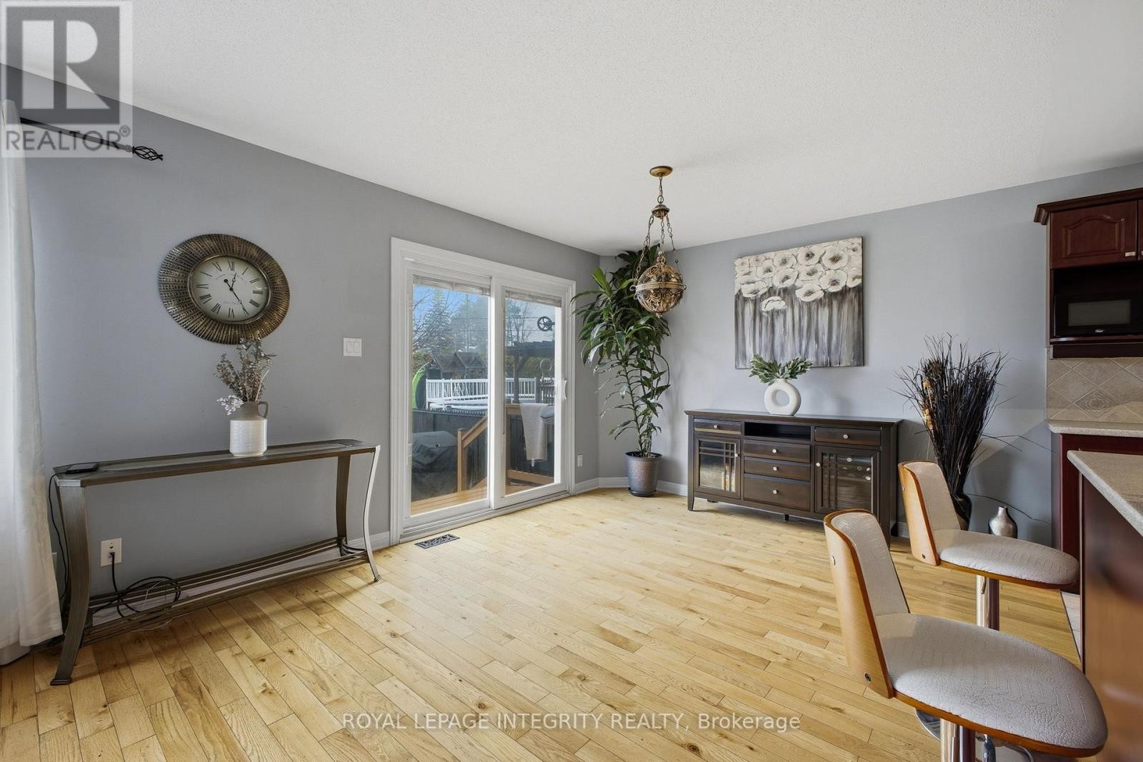 












2195 PATRICIA STREET

,
Clarence-Rockland,




Ontario
K4K1V8

