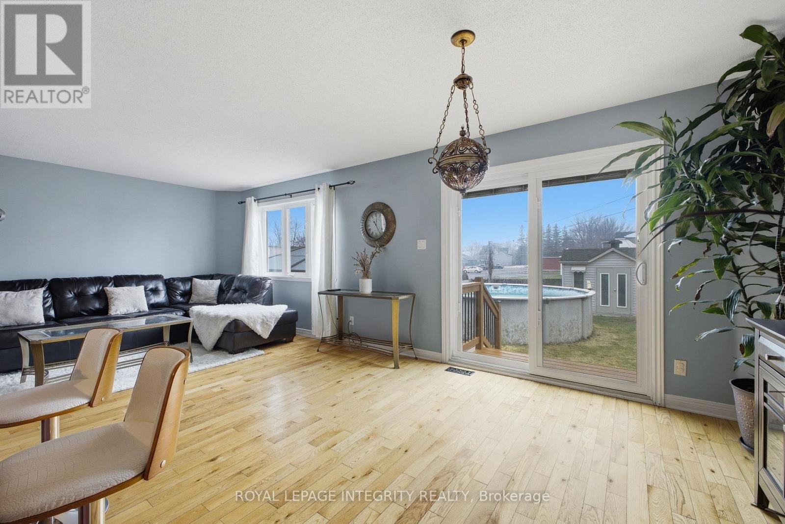 












2195 PATRICIA STREET

,
Clarence-Rockland,




Ontario
K4K1V8

