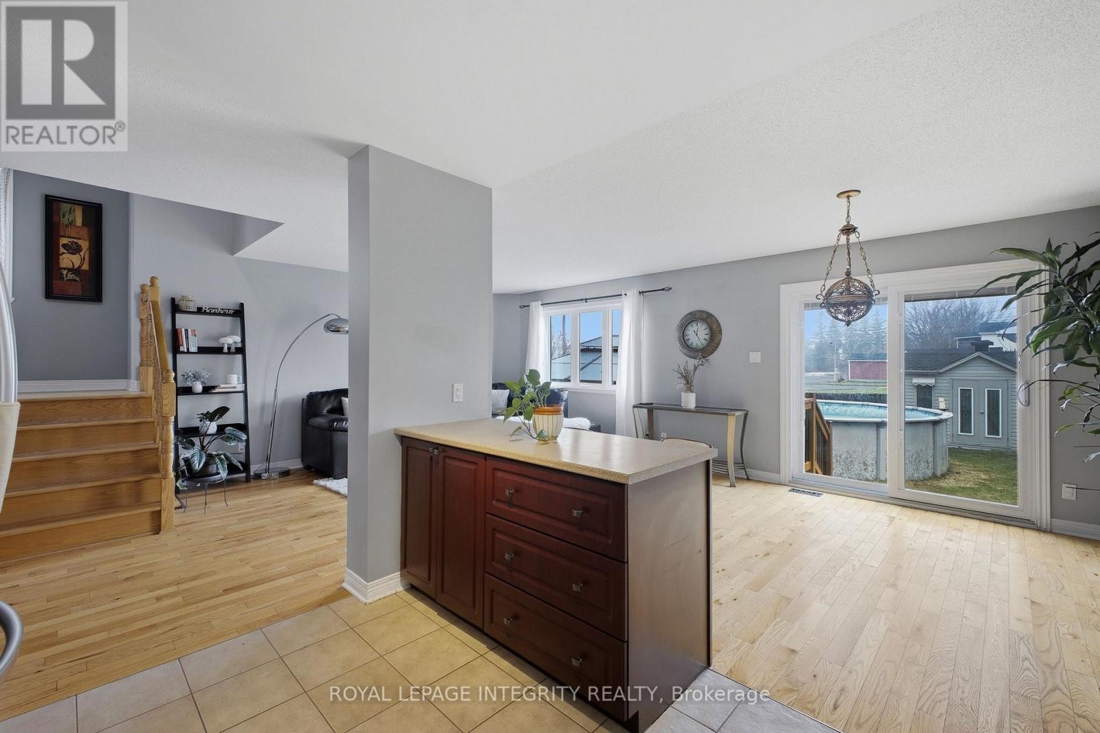 












2195 PATRICIA STREET

,
Clarence-Rockland,




Ontario
K4K1V8

