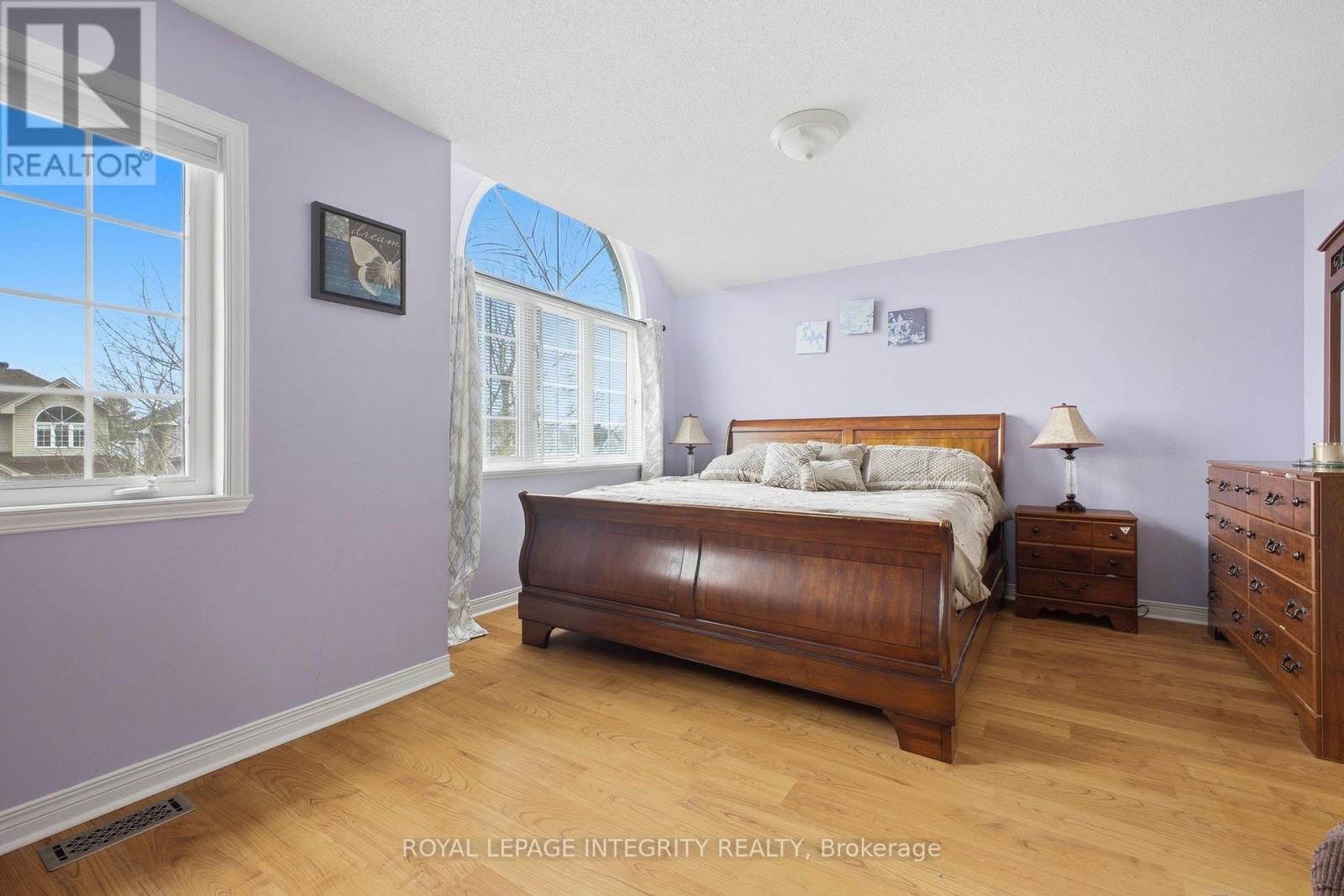 












2195 PATRICIA STREET

,
Clarence-Rockland,




Ontario
K4K1V8

