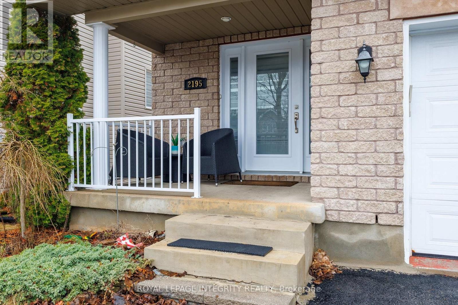 












2195 PATRICIA STREET

,
Clarence-Rockland,




Ontario
K4K1V8

