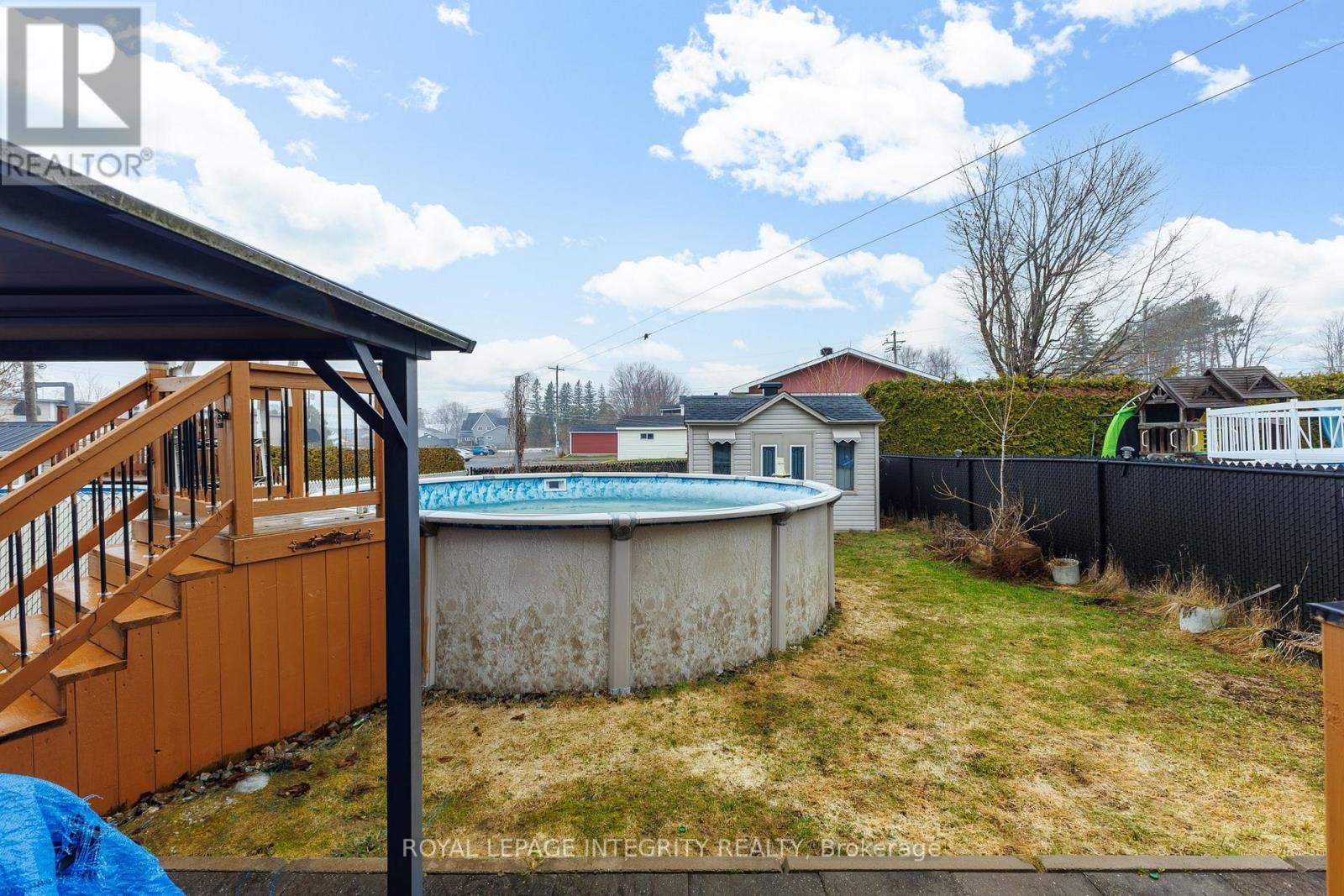 












2195 PATRICIA STREET

,
Clarence-Rockland,




Ontario
K4K1V8

