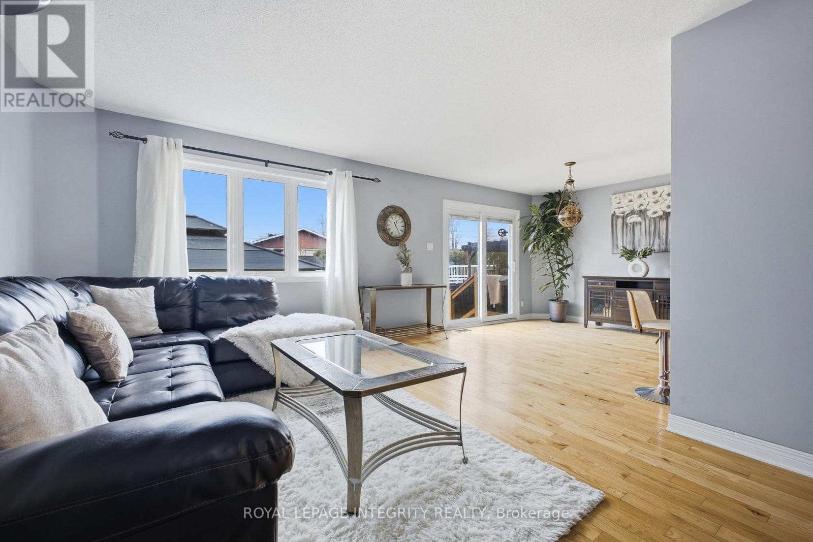 












2195 PATRICIA STREET

,
Clarence-Rockland,




Ontario
K4K1V8

