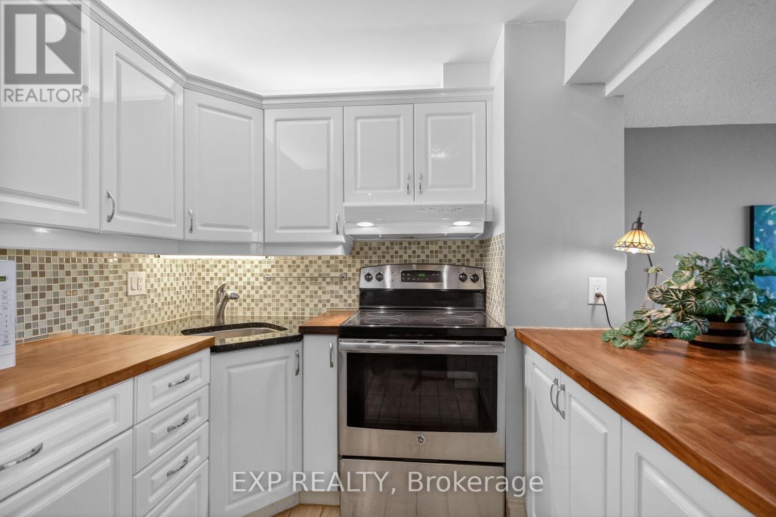 












2009 - 1171 AMBLESIDE DRIVE

,
Ottawa,




Ontario
K2B8E1

