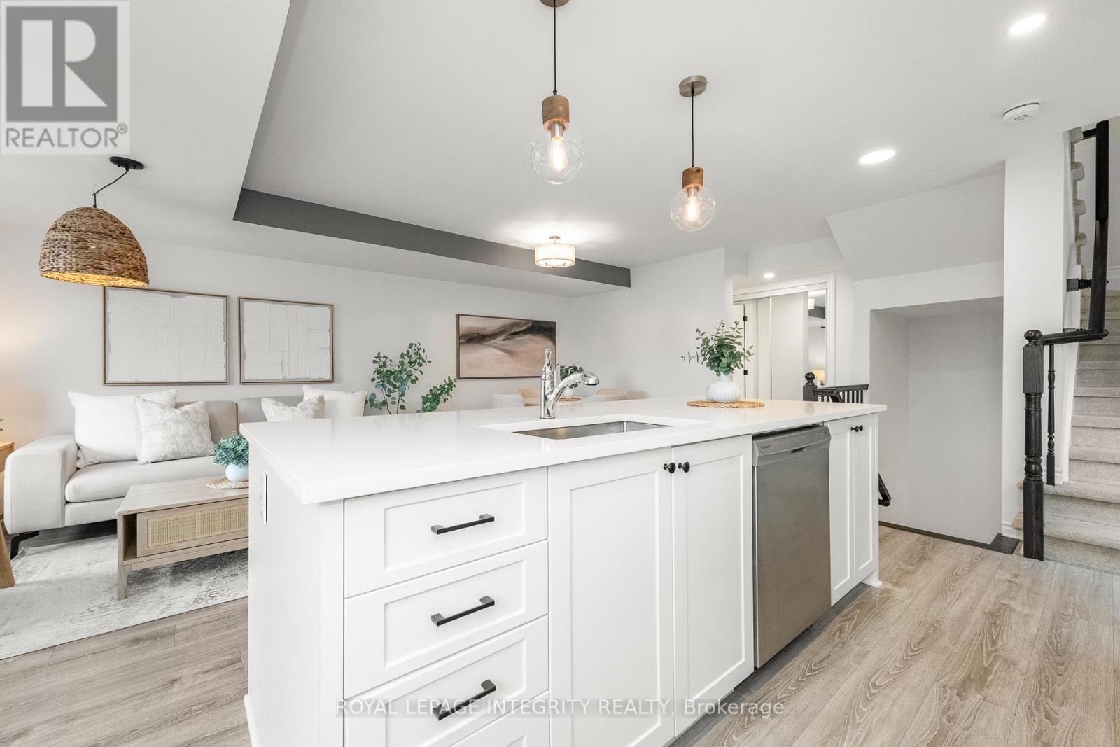 












138 - 541 TAKAMOSE PRIVATE

,
Ottawa,




Ontario
K1K5A5

