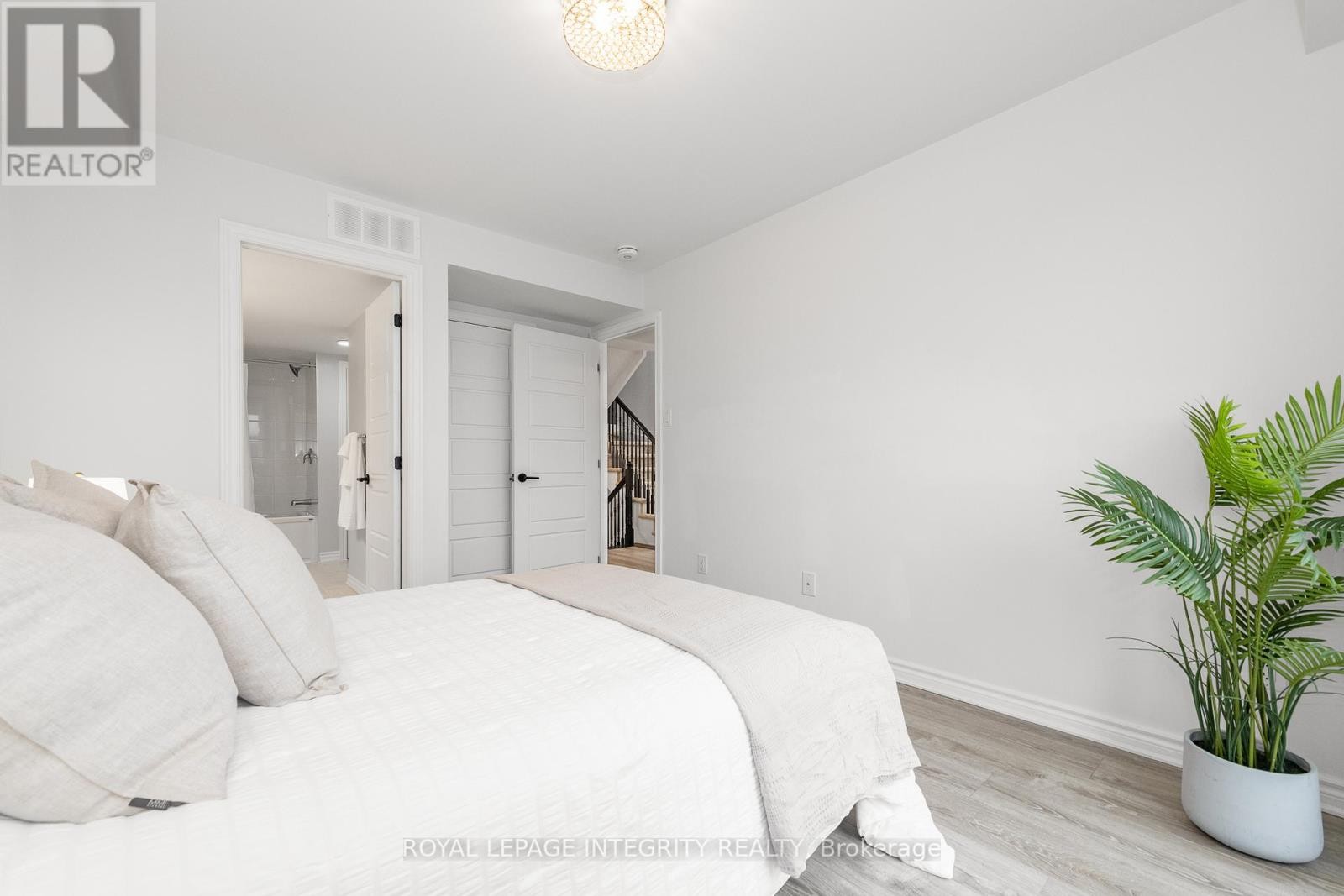 












138 - 541 TAKAMOSE PRIVATE

,
Ottawa,




Ontario
K1K5A5

