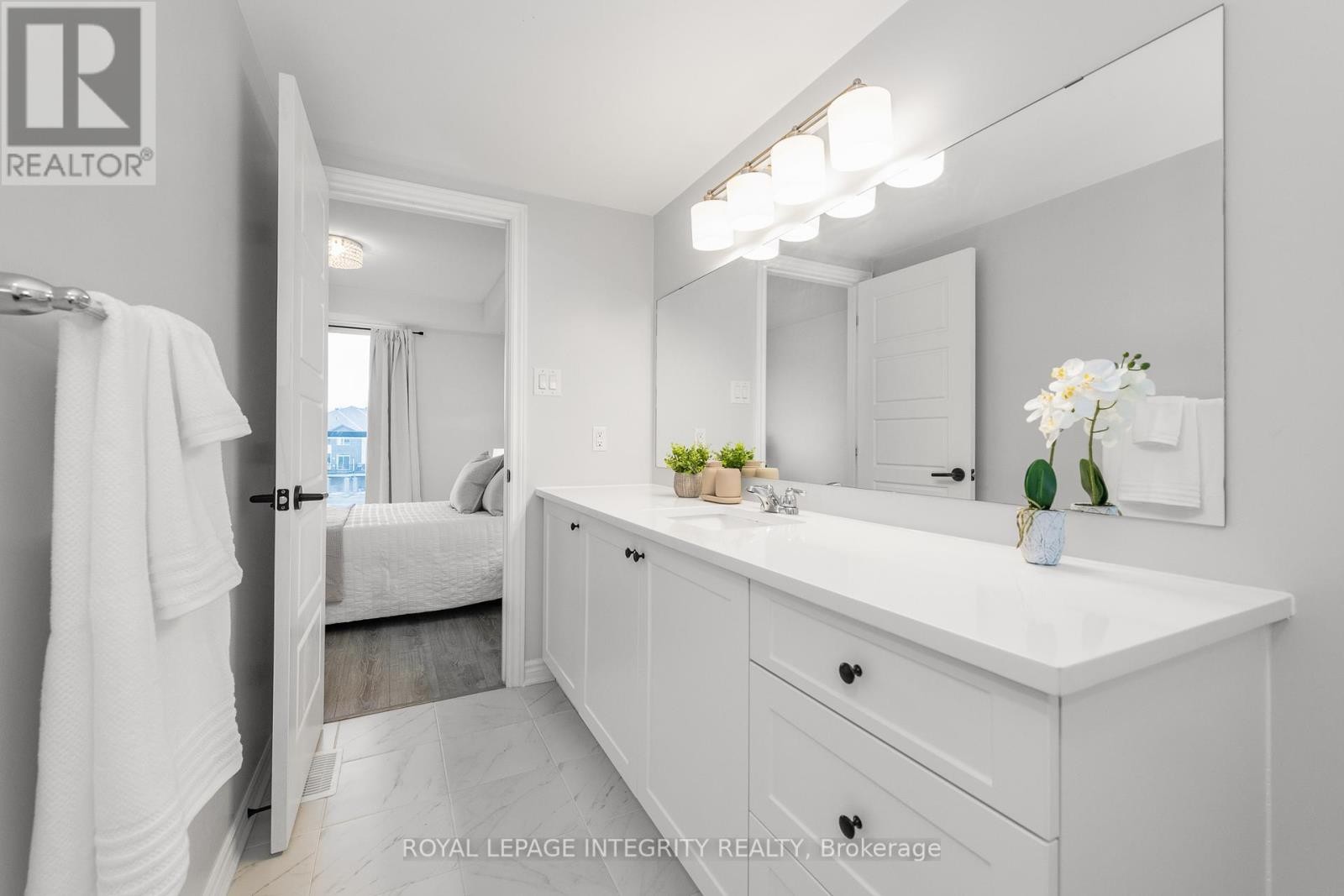 












138 - 541 TAKAMOSE PRIVATE

,
Ottawa,




Ontario
K1K5A5

