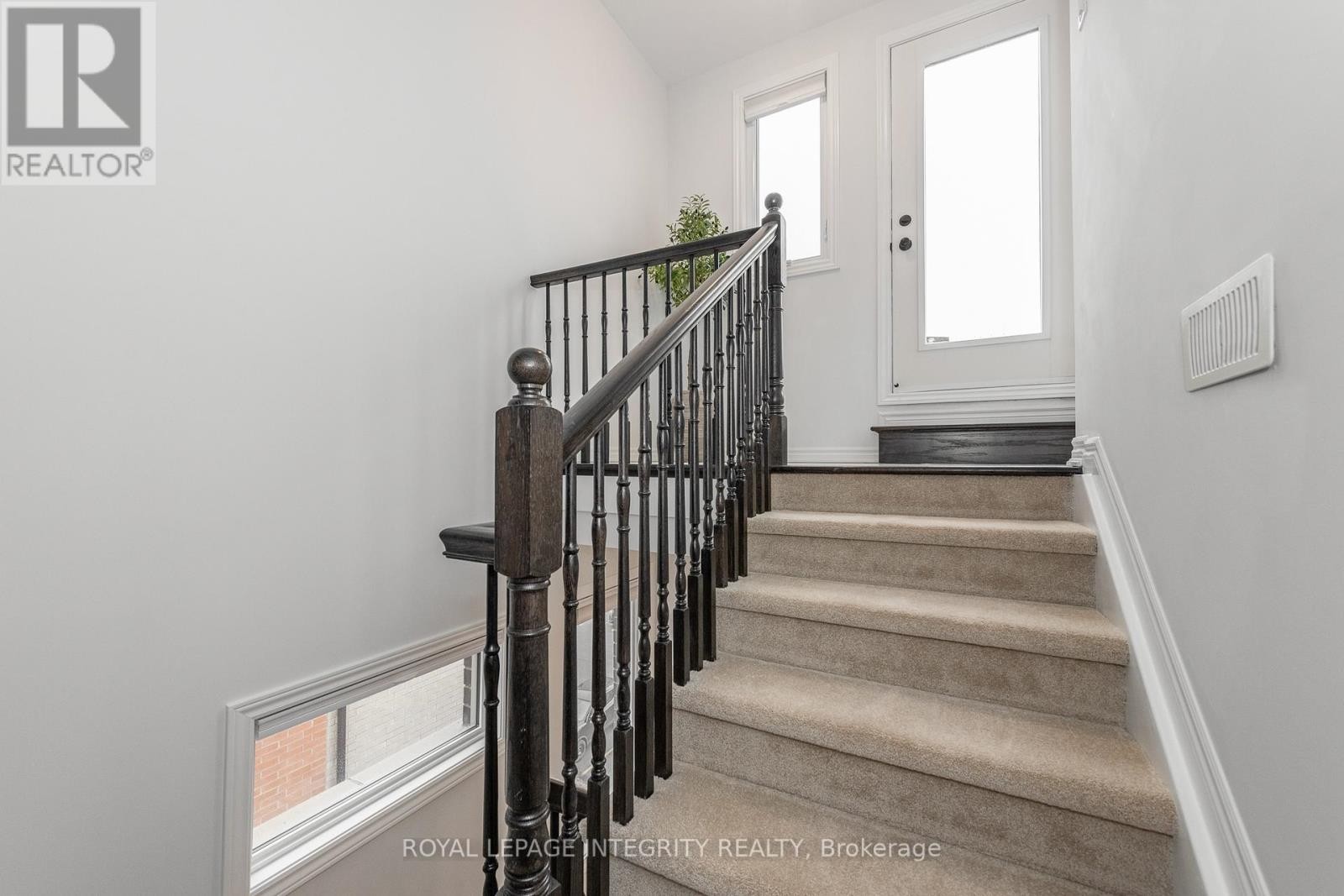 












138 - 541 TAKAMOSE PRIVATE

,
Ottawa,




Ontario
K1K5A5

