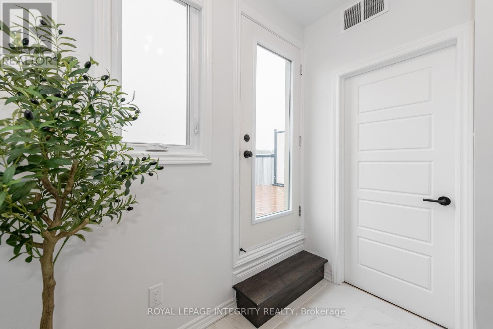 












138 - 541 TAKAMOSE PRIVATE

,
Ottawa,




Ontario
K1K5A5

