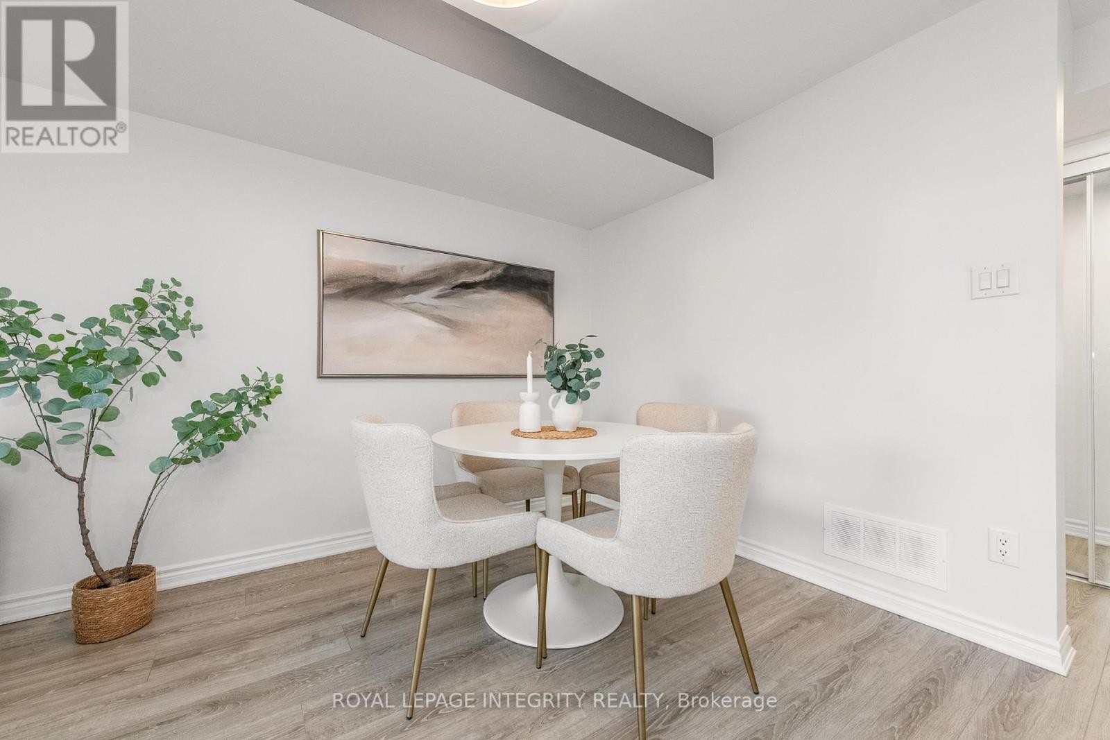 












138 - 541 TAKAMOSE PRIVATE

,
Ottawa,




Ontario
K1K5A5

