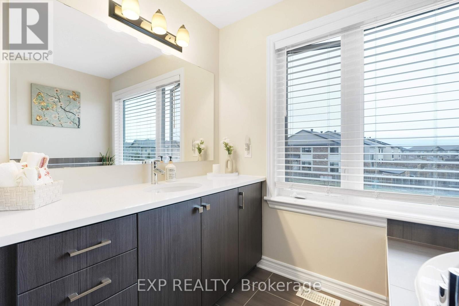 












529 STARGAZER CRESCENT

,
Ottawa,




Ontario
K4M0H2

