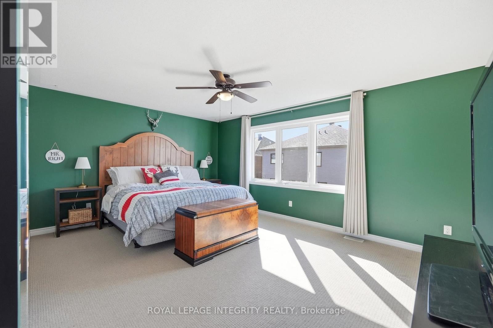 












525 YELLOW BIRCH STREET

,
Ottawa,




Ontario
K1W0J3

