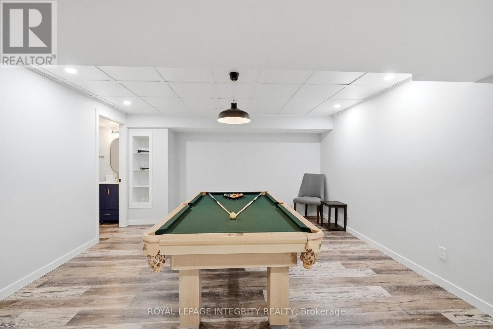 












525 YELLOW BIRCH STREET

,
Ottawa,




Ontario
K1W0J3

