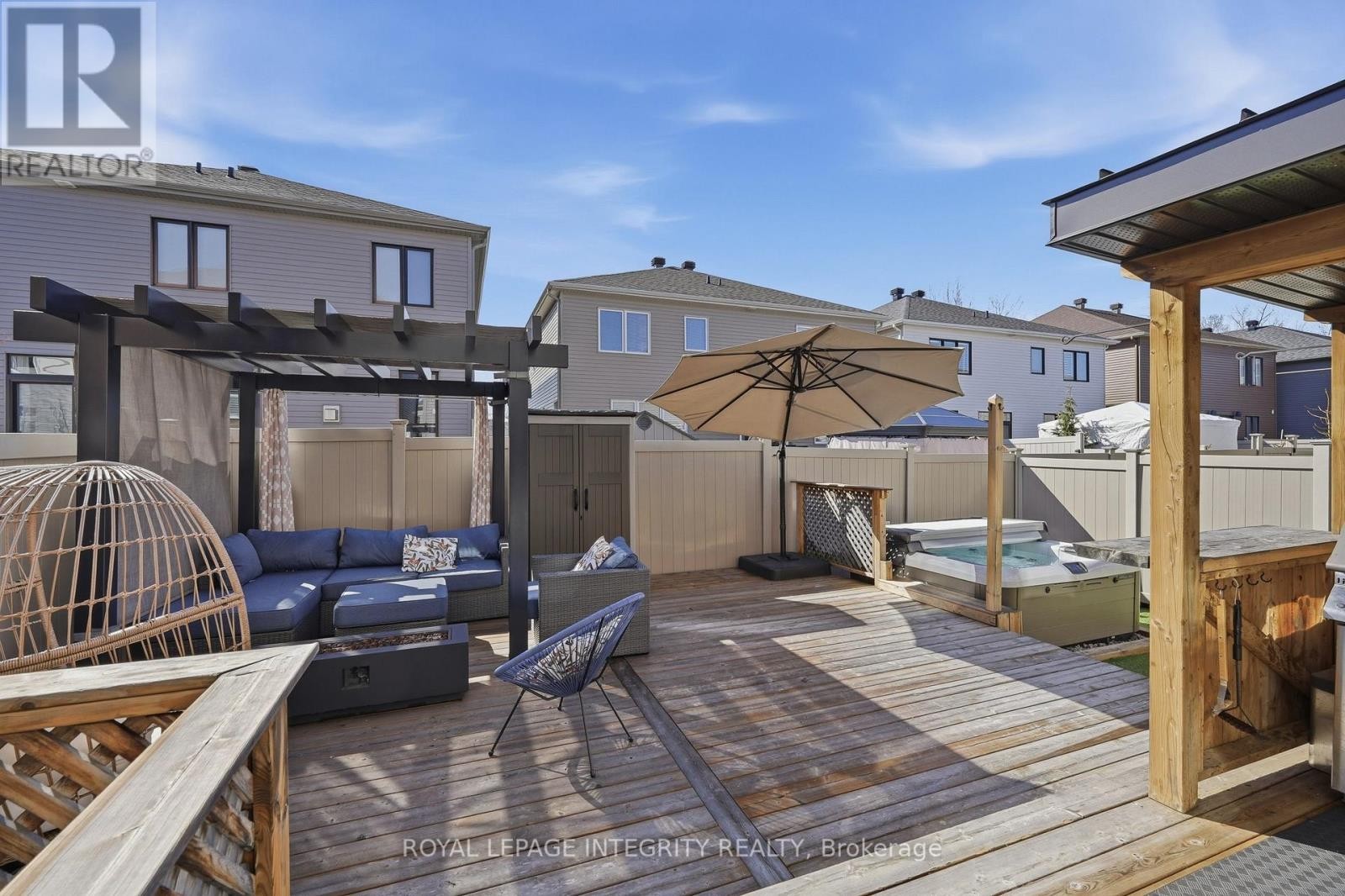 












525 YELLOW BIRCH STREET

,
Ottawa,




Ontario
K1W0J3

