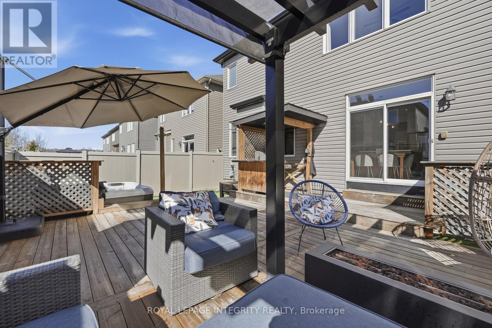 












525 YELLOW BIRCH STREET

,
Ottawa,




Ontario
K1W0J3


