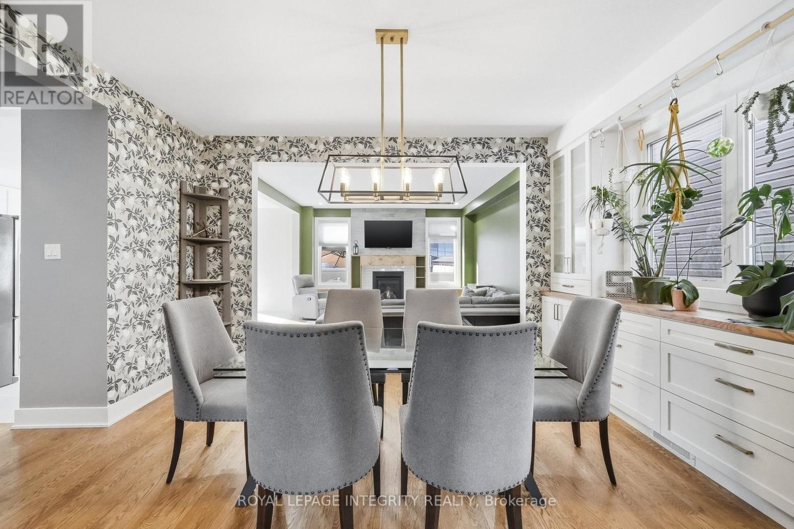 












525 YELLOW BIRCH STREET

,
Ottawa,




Ontario
K1W0J3

