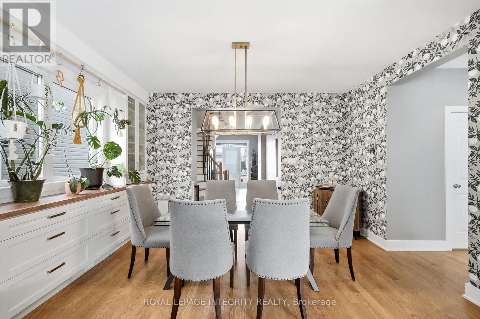 












525 YELLOW BIRCH STREET

,
Ottawa,




Ontario
K1W0J3

