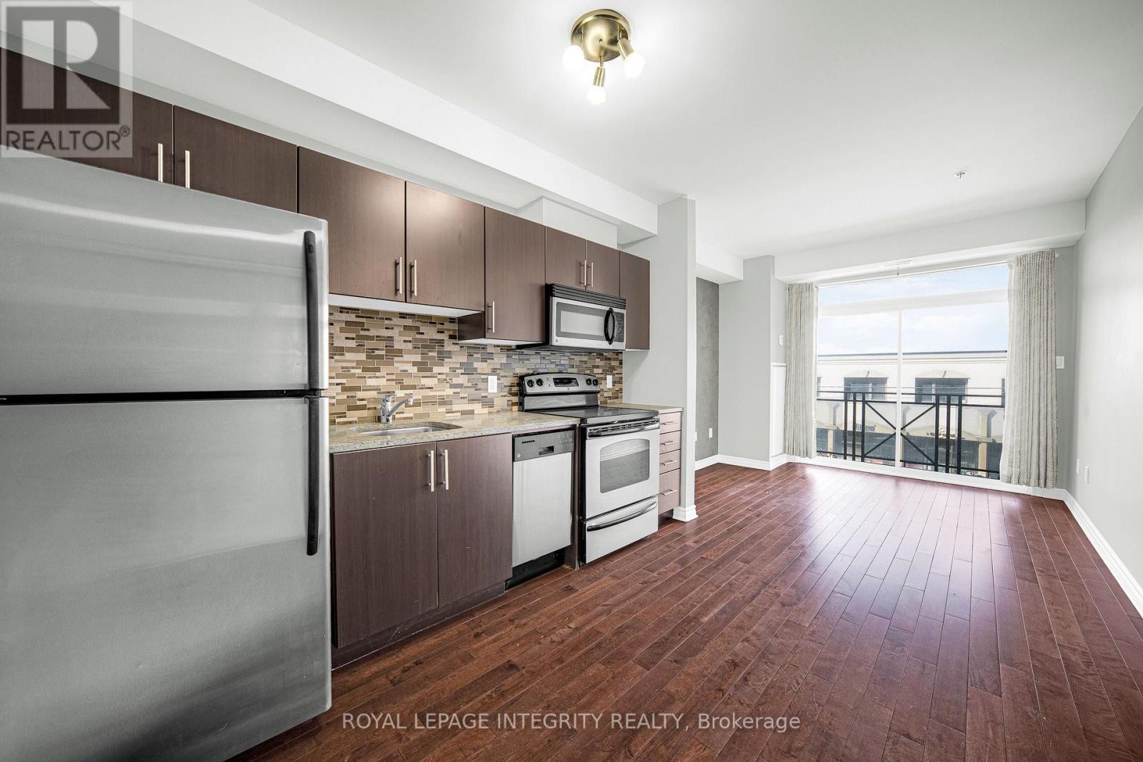 












320 - 429 KENT STREET

,
Ottawa,




Ontario
K2P1B5

