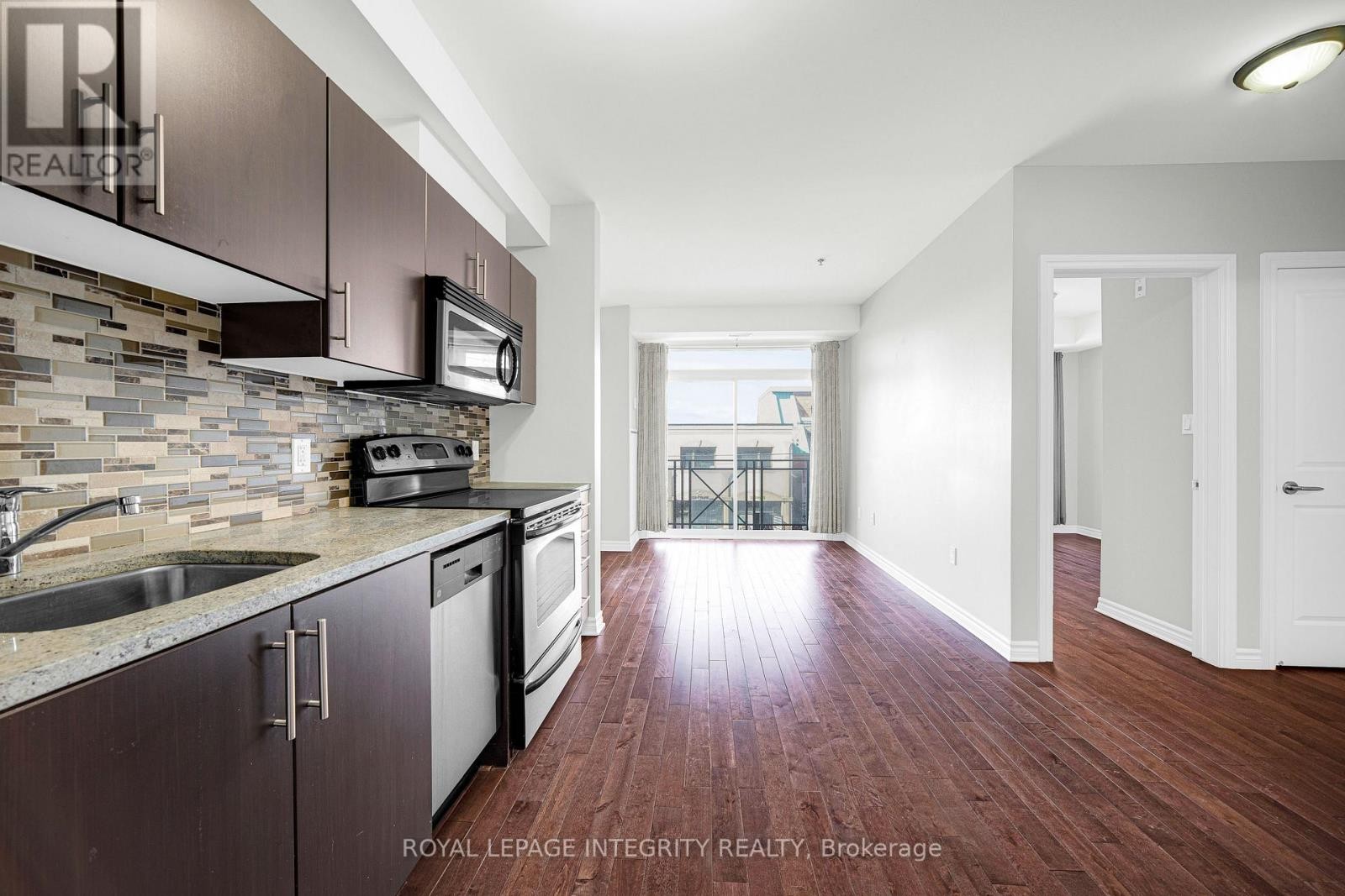 












320 - 429 KENT STREET

,
Ottawa,




Ontario
K2P1B5

