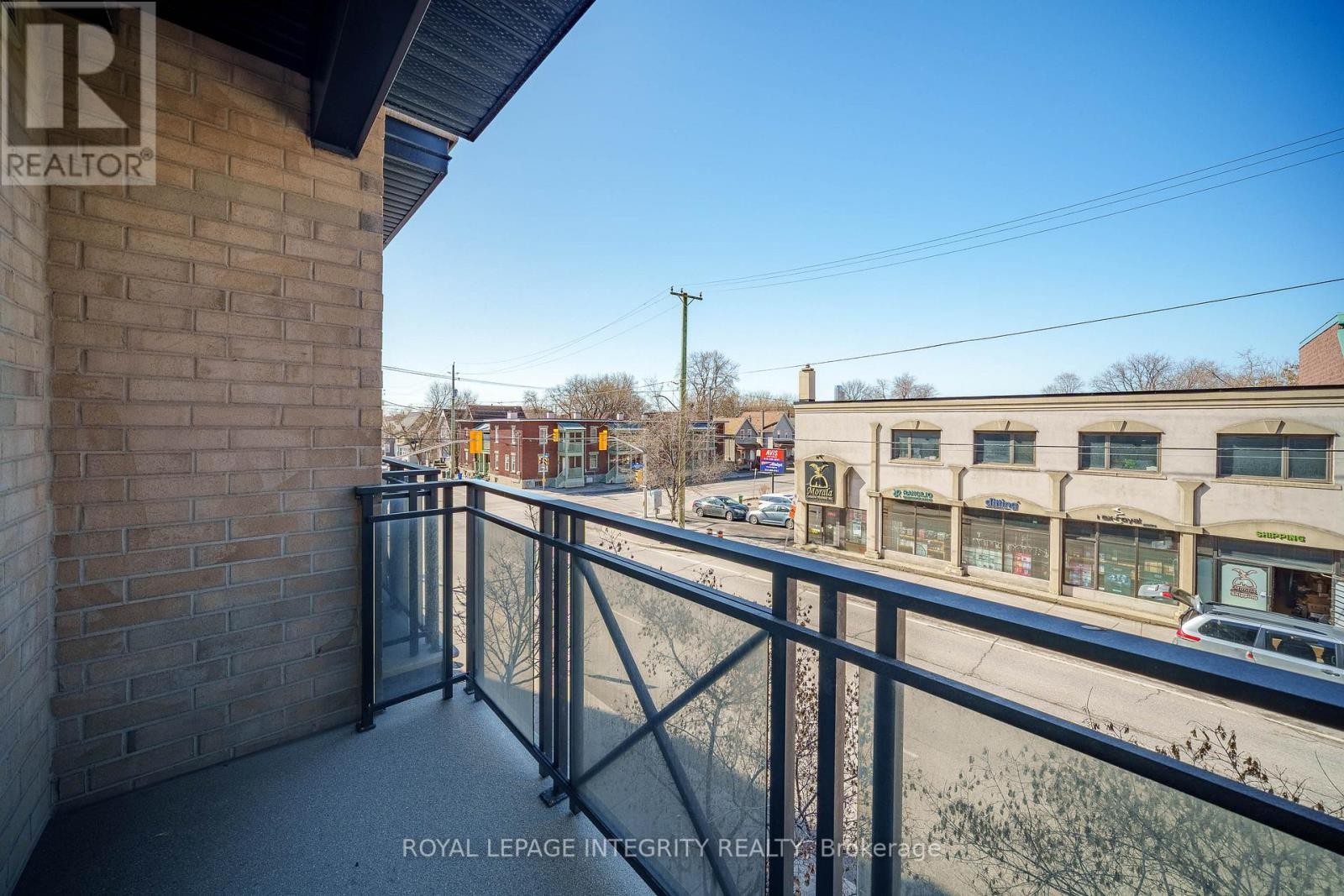 












320 - 429 KENT STREET

,
Ottawa,




Ontario
K2P1B5

