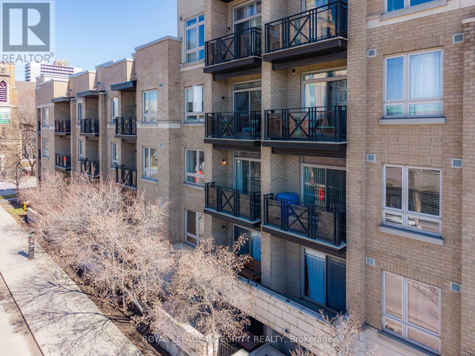 












320 - 429 KENT STREET

,
Ottawa,




Ontario
K2P1B5

