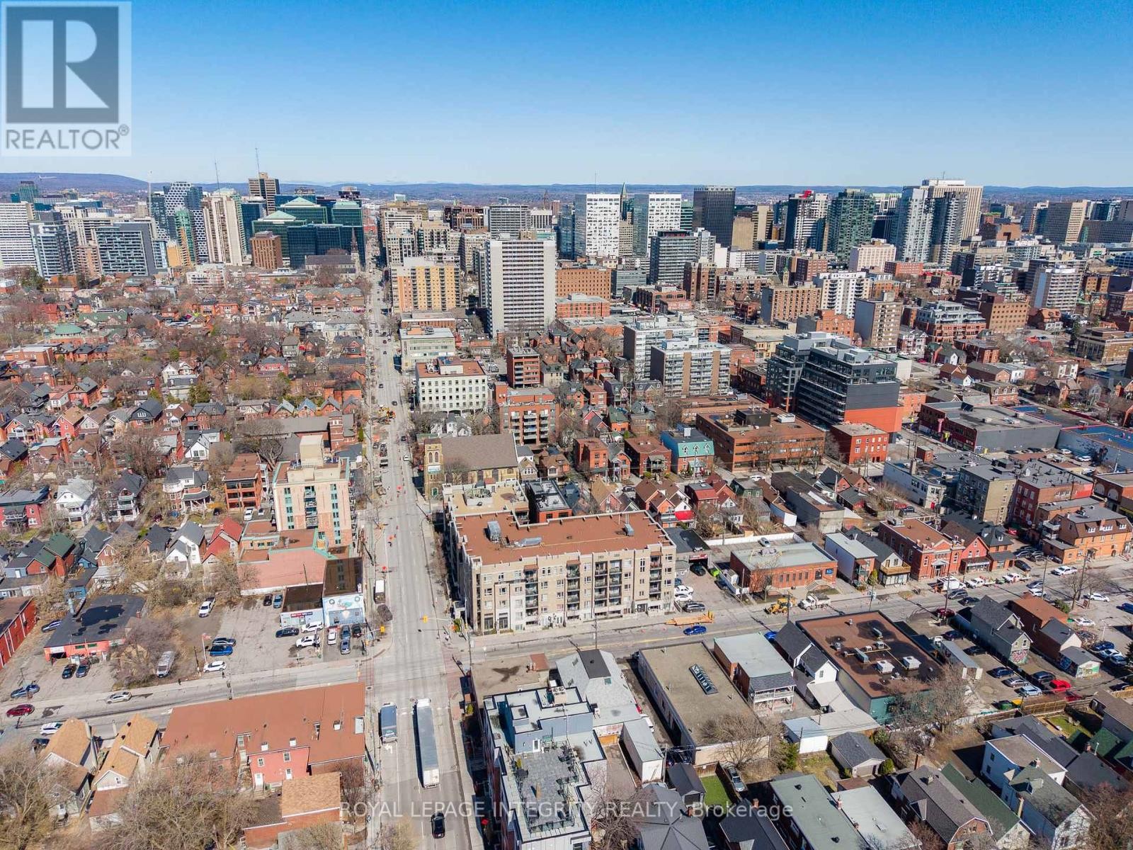 












320 - 429 KENT STREET

,
Ottawa,




Ontario
K2P1B5


