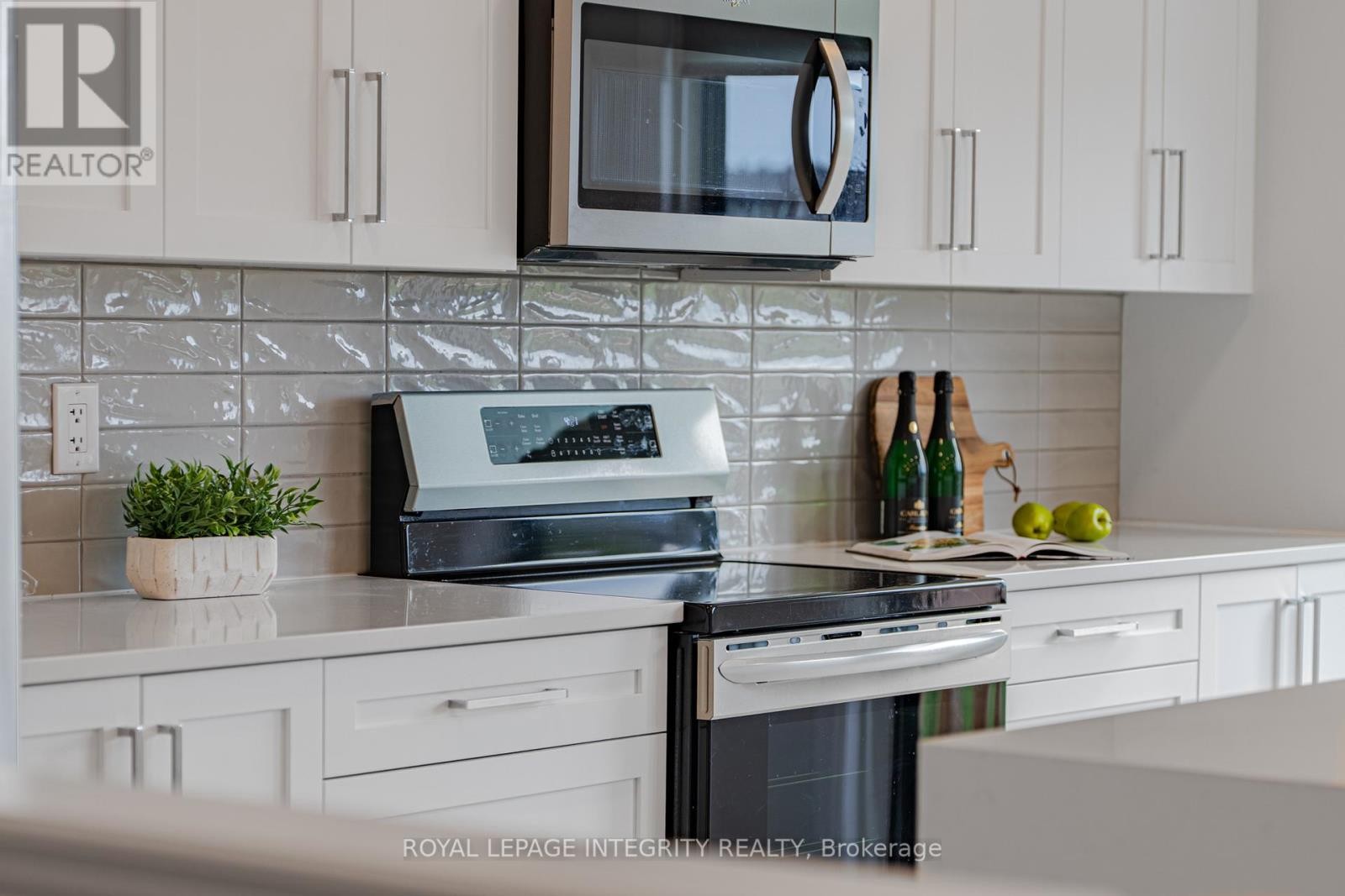 












148 NAMASTE WALK

,
Ottawa,




Ontario
K2J6Z4

