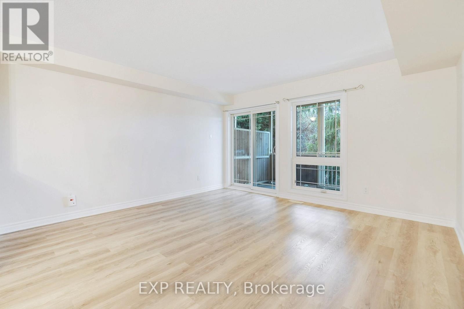 












201 - 201 PASEO PRIVATE

,
Ottawa,




Ontario
K2G4N5

