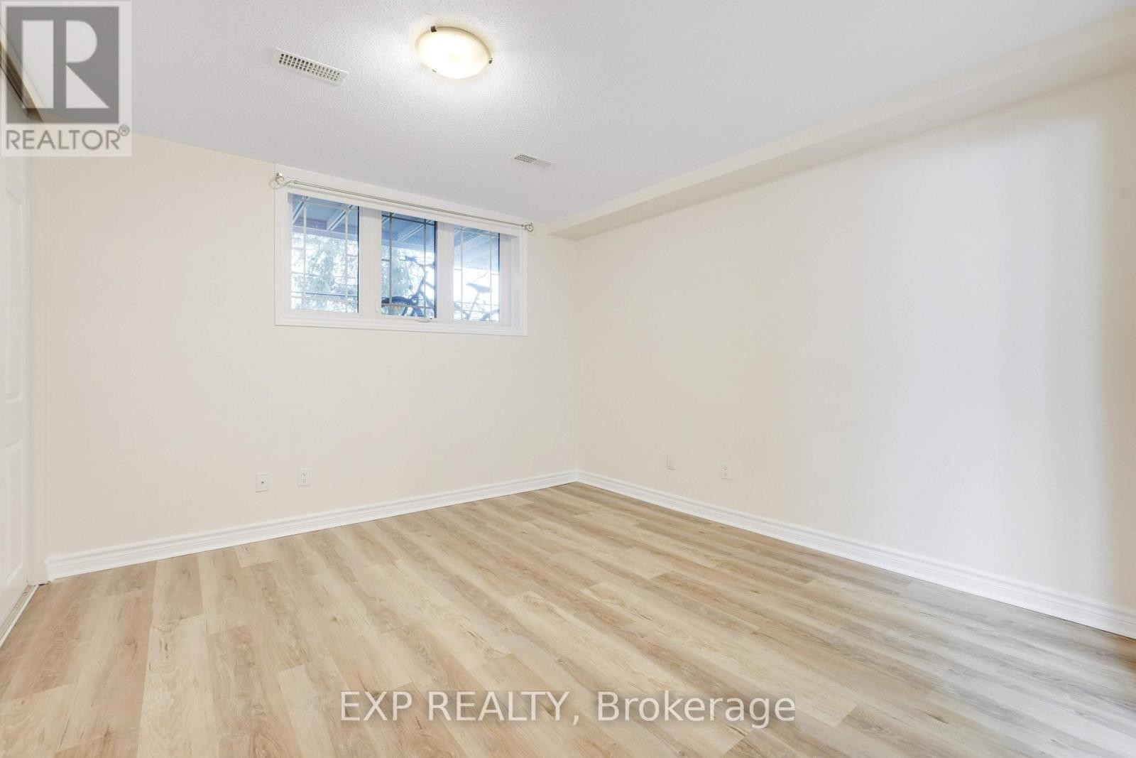 












201 - 201 PASEO PRIVATE

,
Ottawa,




Ontario
K2G4N5

