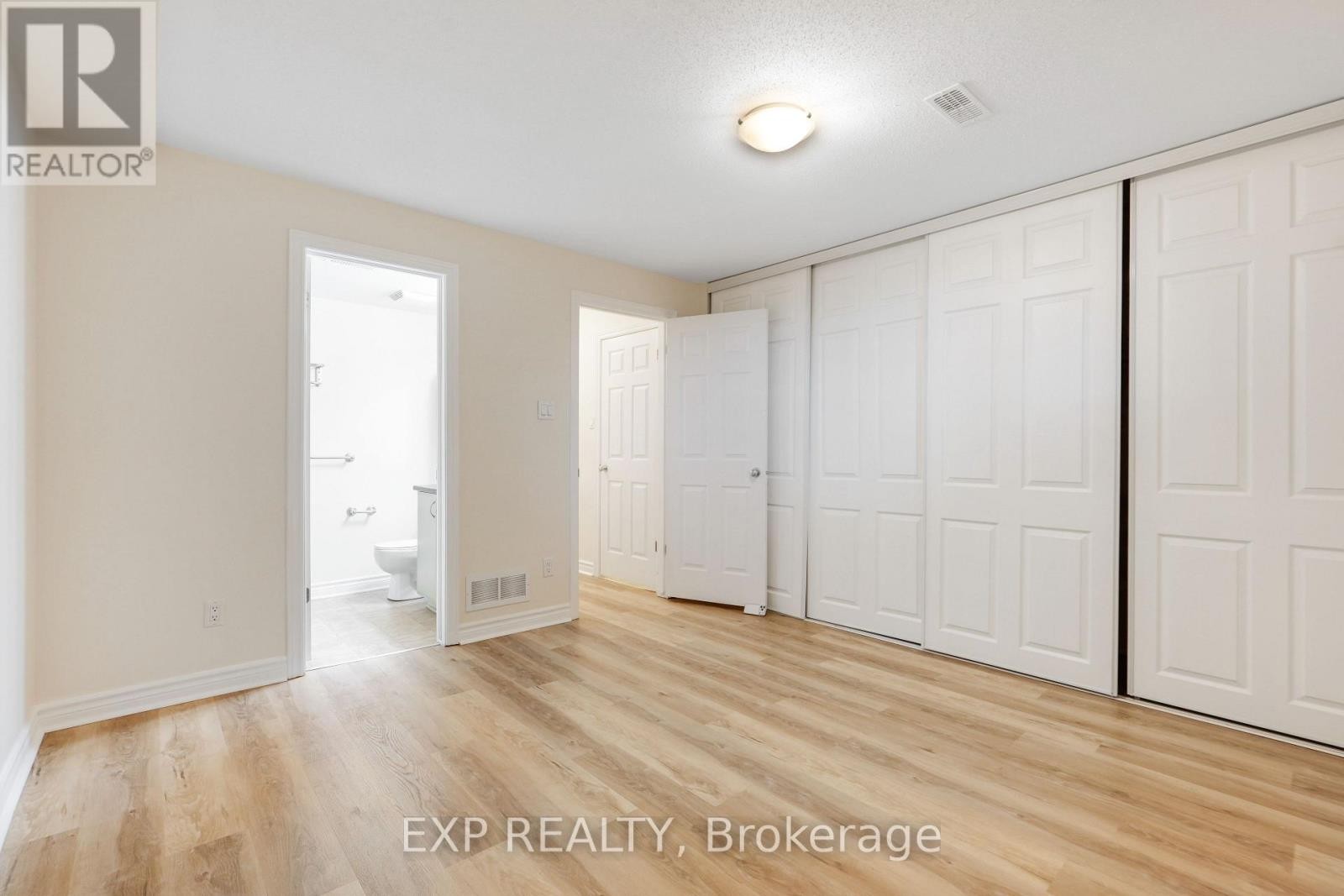 












201 - 201 PASEO PRIVATE

,
Ottawa,




Ontario
K2G4N5

