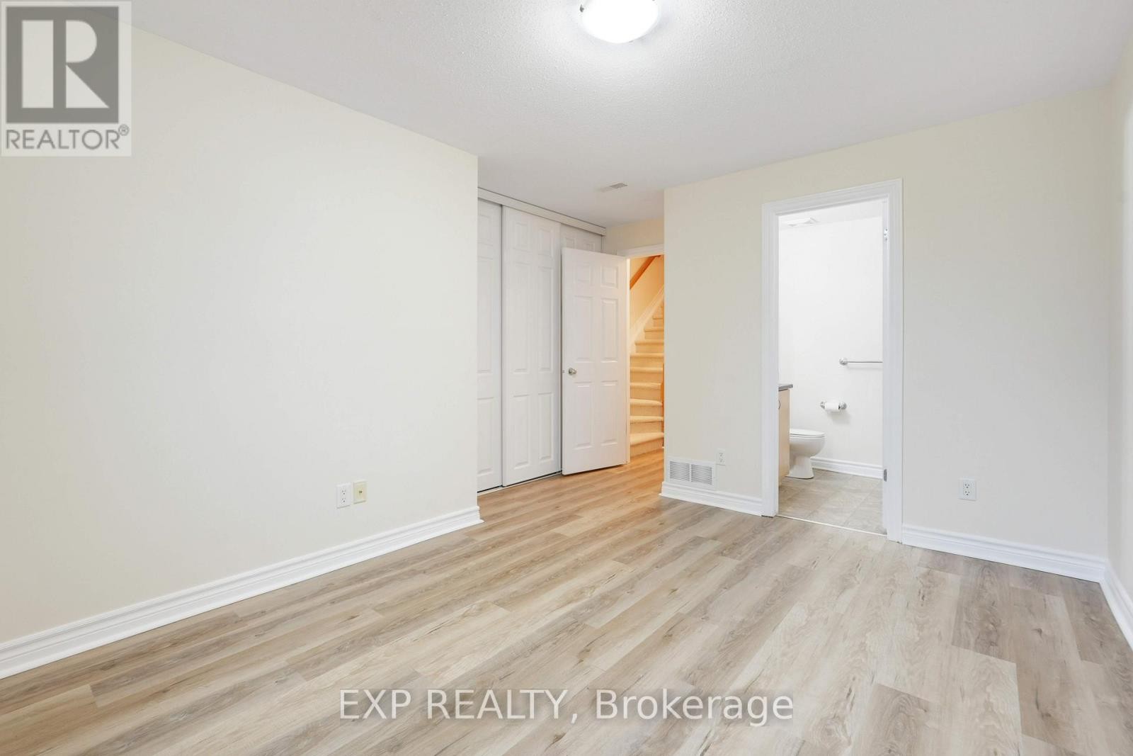 












201 - 201 PASEO PRIVATE

,
Ottawa,




Ontario
K2G4N5

