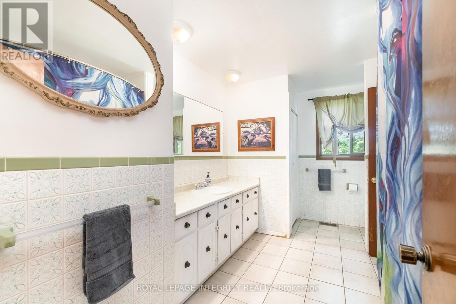 












5801 BOSSERT ROAD

,
Niagara Falls (Lyons Creek),




Ontario
L2E6S6

