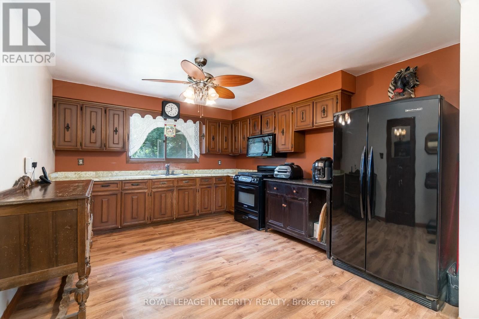 












5801 BOSSERT ROAD

,
Niagara Falls (Lyons Creek),




Ontario
L2E6S6

