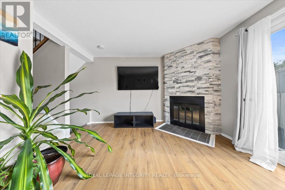












C - 1771 LAMOUREUX DRIVE

,
Ottawa,




Ontario
K1E2N5

