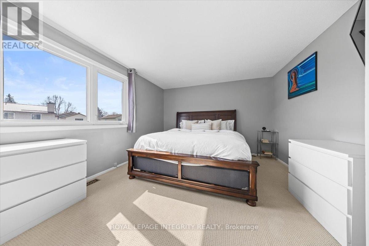 












C - 1771 LAMOUREUX DRIVE

,
Ottawa,




Ontario
K1E2N5


