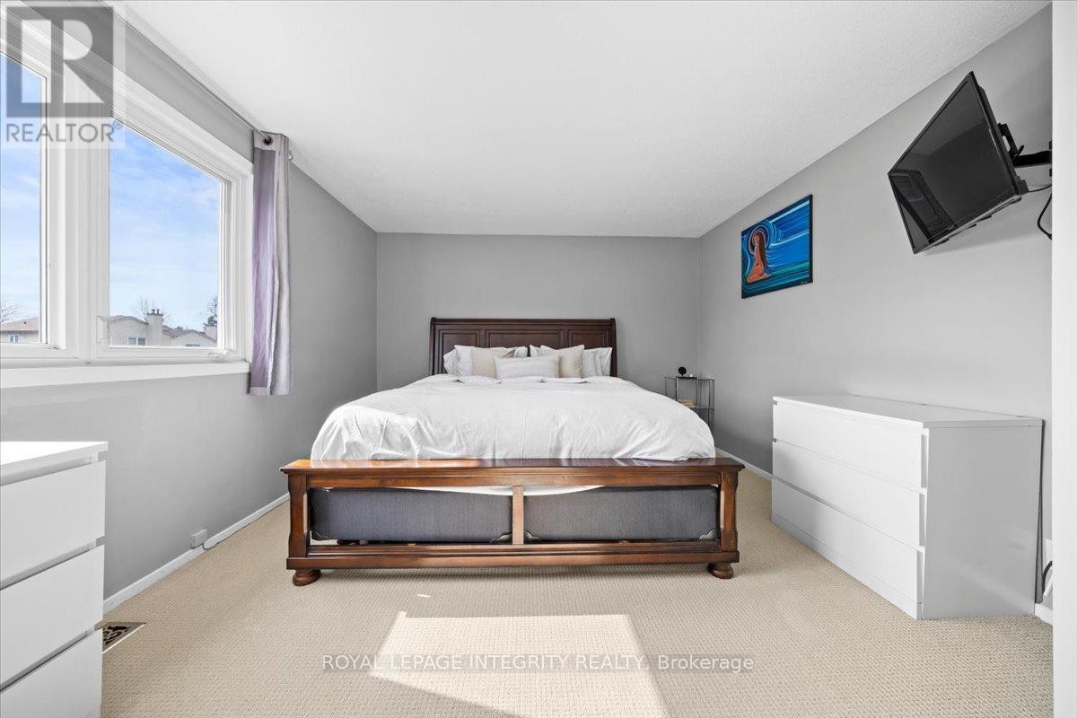 












C - 1771 LAMOUREUX DRIVE

,
Ottawa,




Ontario
K1E2N5

