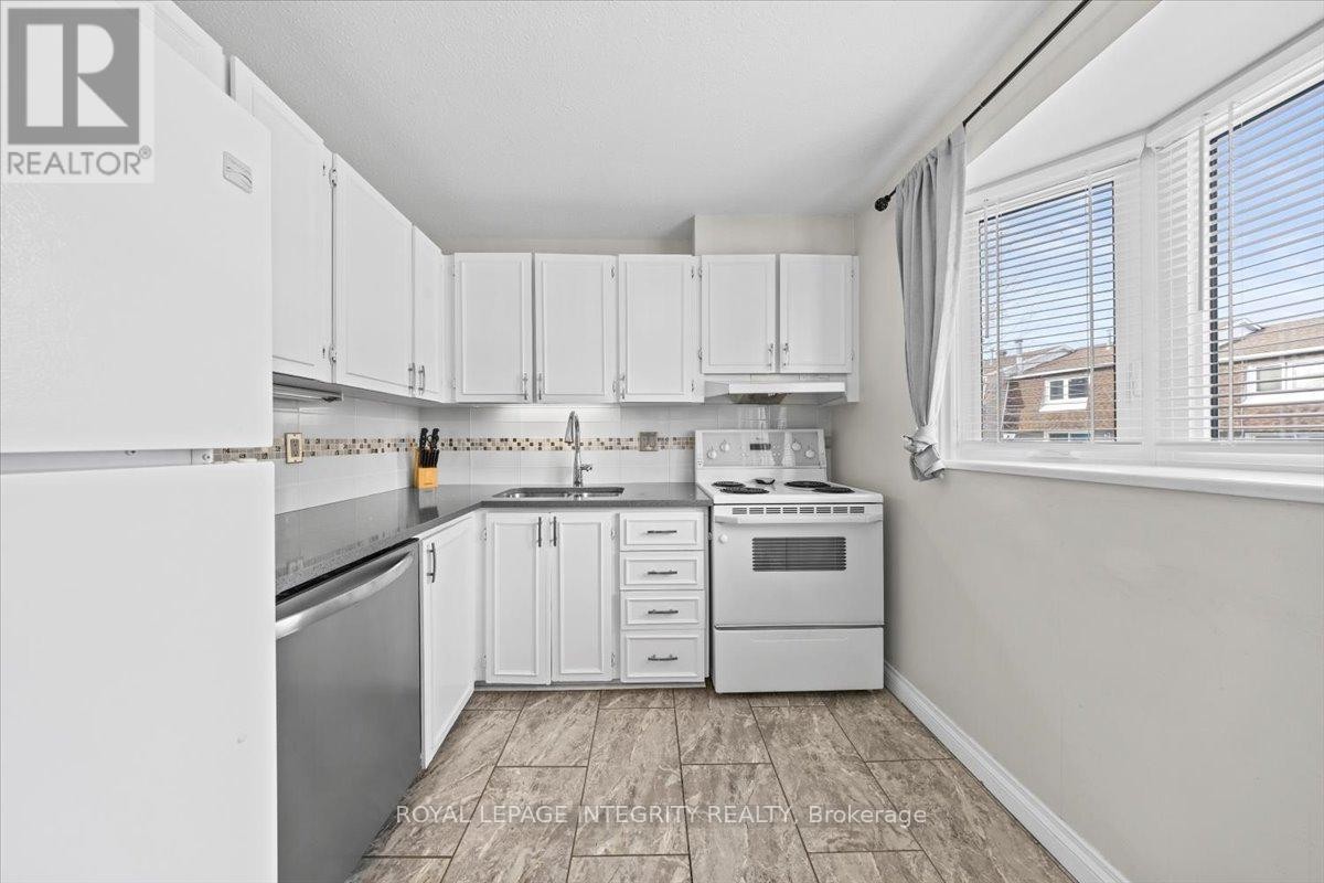 












C - 1771 LAMOUREUX DRIVE

,
Ottawa,




Ontario
K1E2N5

