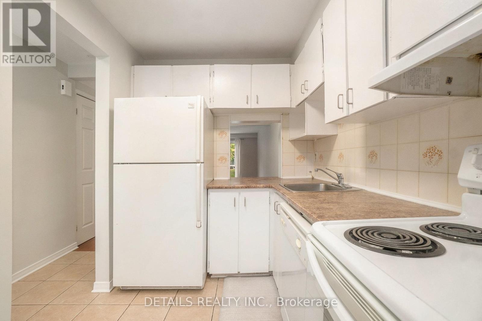 












144D VALLEY STREAM DRIVE

,
Ottawa,




Ontario
K2H9C6

