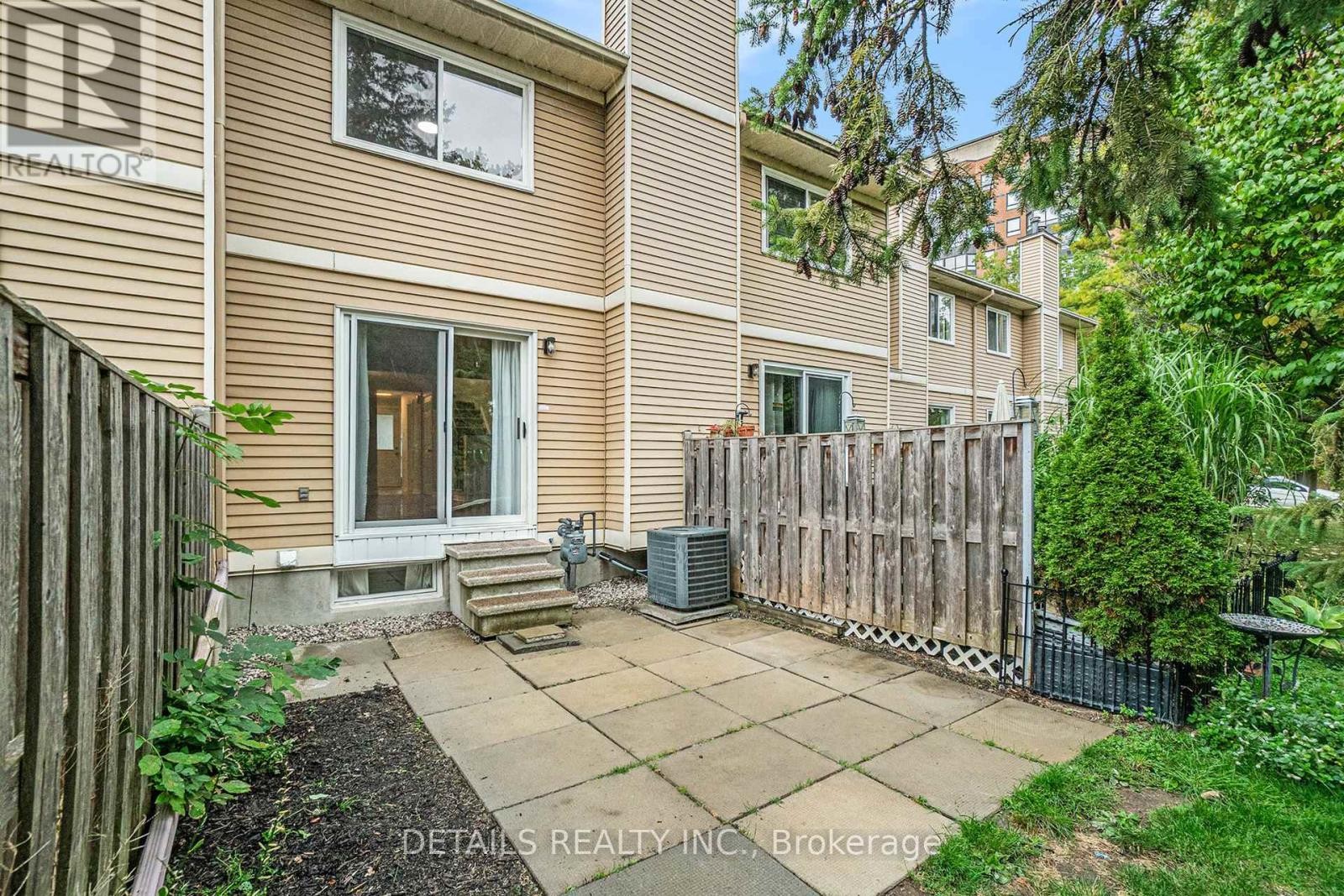 












144D VALLEY STREAM DRIVE

,
Ottawa,




Ontario
K2H9C6

