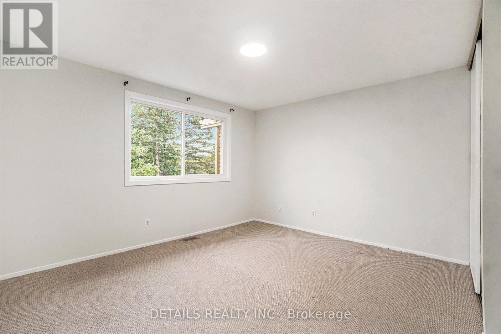 












144D VALLEY STREAM DRIVE

,
Ottawa,




Ontario
K2H9C6

