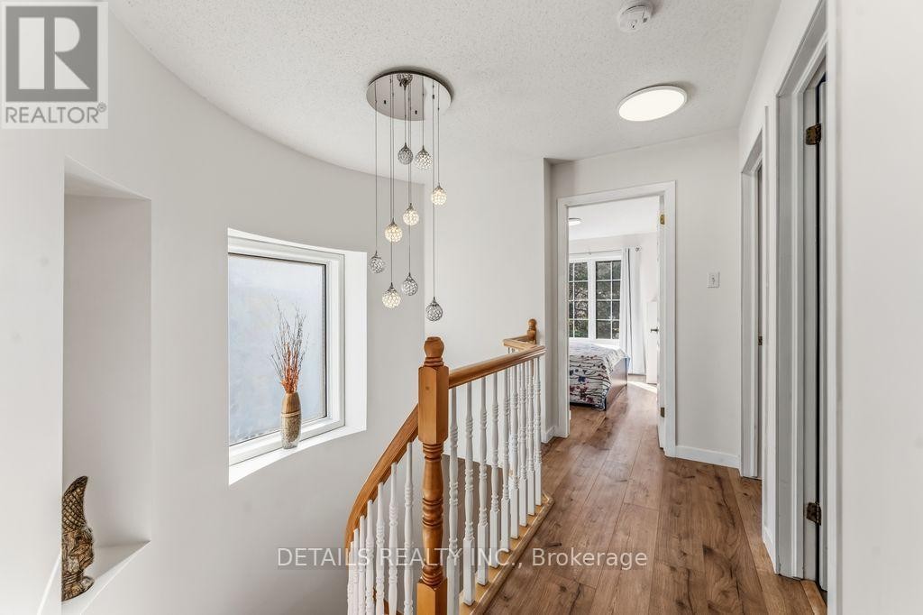 












8 WIMBLEDON WAY

,
Ottawa,




Ontario
K2K3J2

