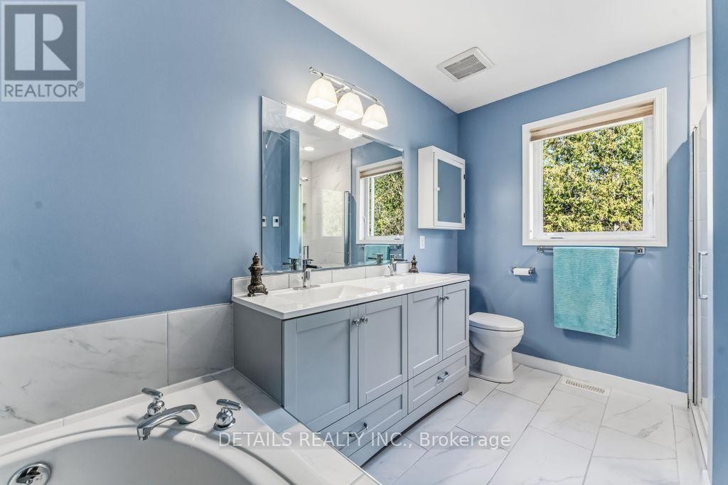 












8 WIMBLEDON WAY

,
Ottawa,




Ontario
K2K3J2

